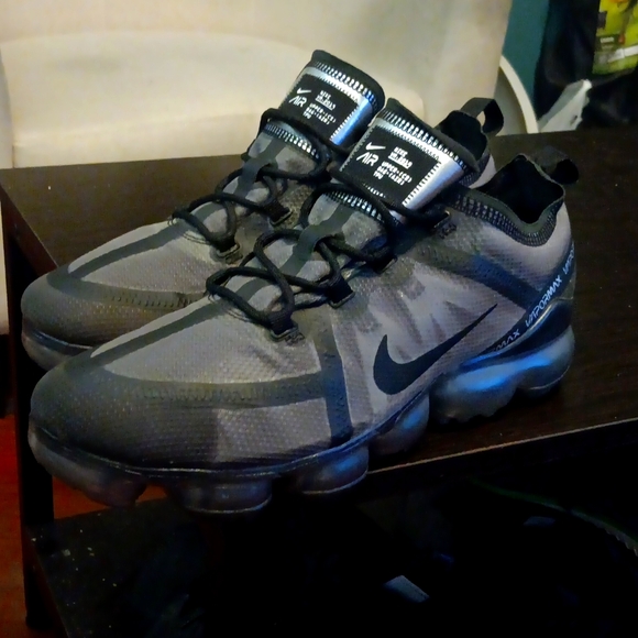 NIKE AIR VAPORMAX 2019 'GHOST BLACK' SZ 10 AR6631-004 - Picture 2 of 8